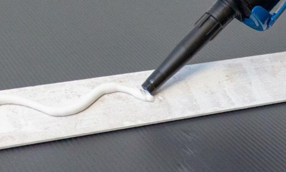 UK How to apply skirting boards teaser
