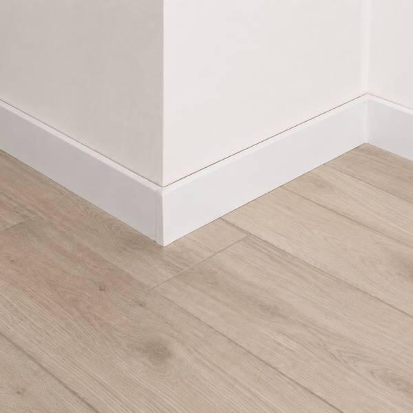 How to seal skirting boards step 1