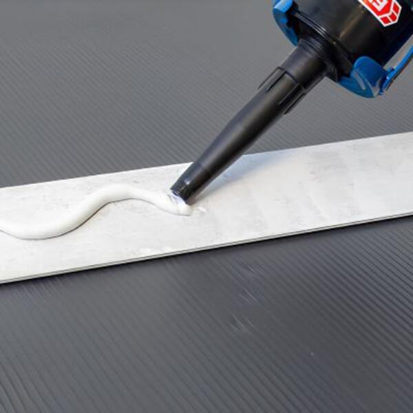 EVO-STIK How to apply skirting boards step 3
